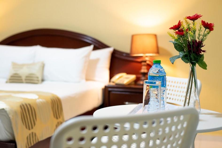 Hotel Real Bella Vista ซานโตโดมิงโก ภายนอก รูปภาพ